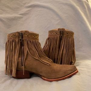 Short tassel cowgirl boots